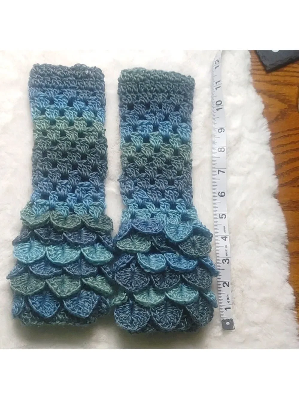 Just In! Handmade Dragonscale Fingerless Texting Gloves Wool Blue/Green
